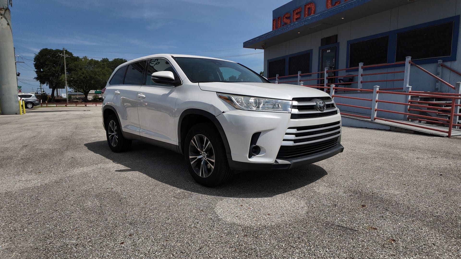 2019 TOYOTA HIGHLANDER LE