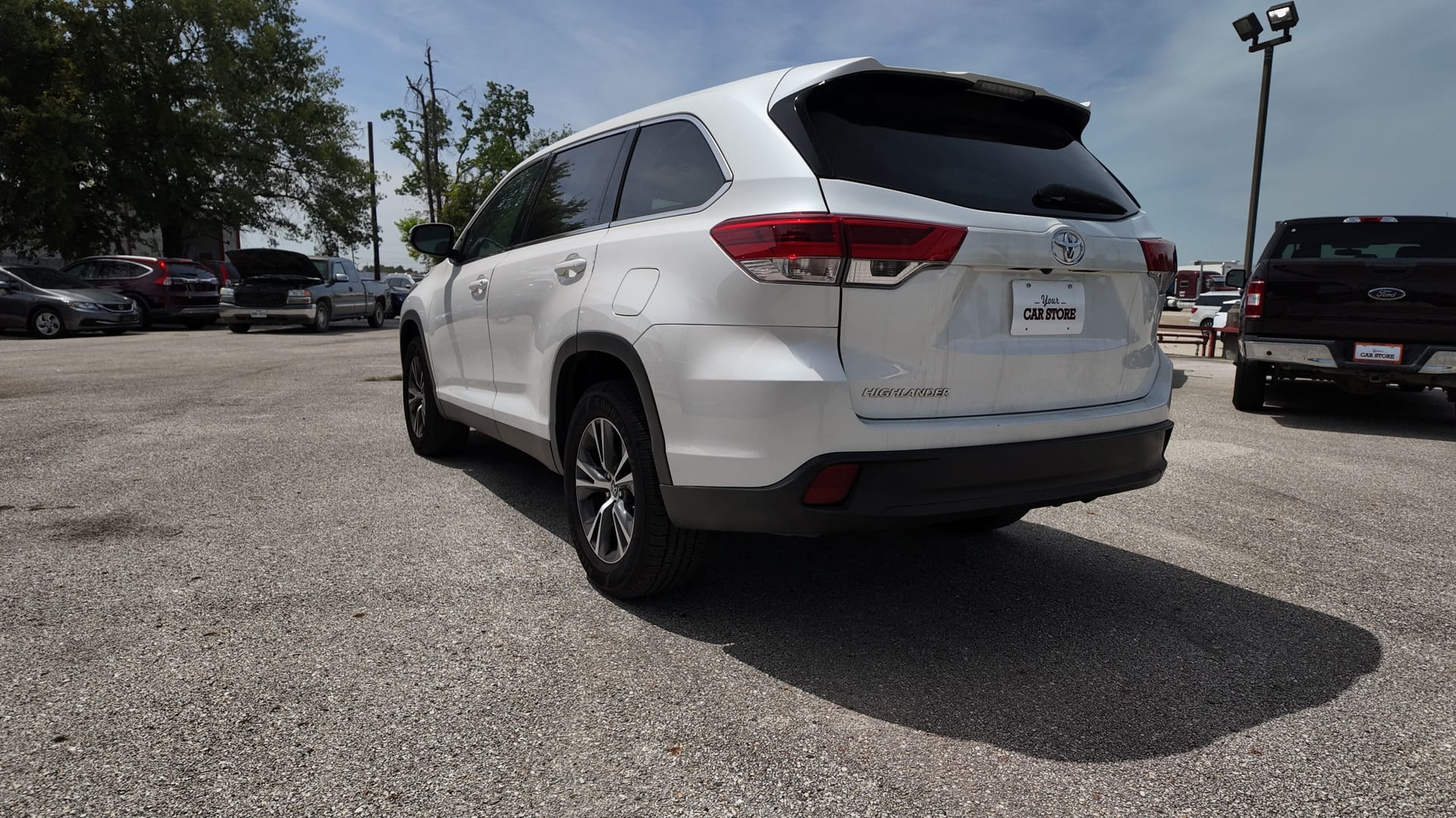 2019 TOYOTA HIGHLANDER LE