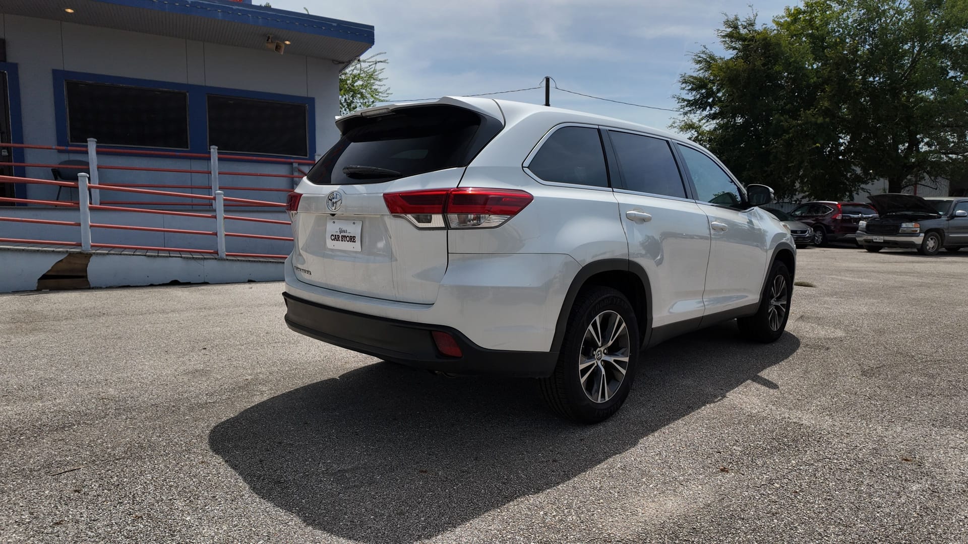 2019 TOYOTA HIGHLANDER LE