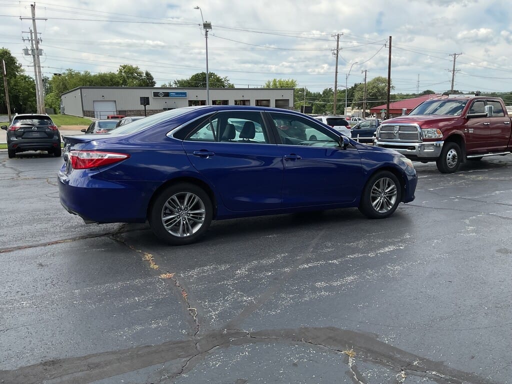 2016 TOYOTA CAMRY