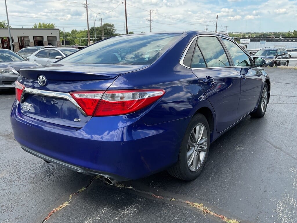 2016 TOYOTA CAMRY
