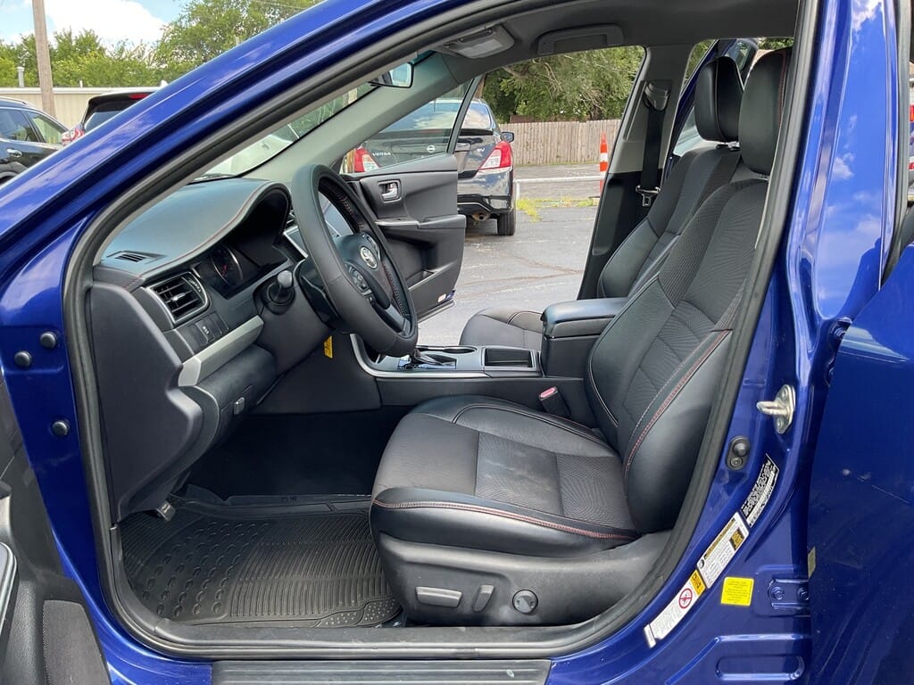 2016 TOYOTA CAMRY