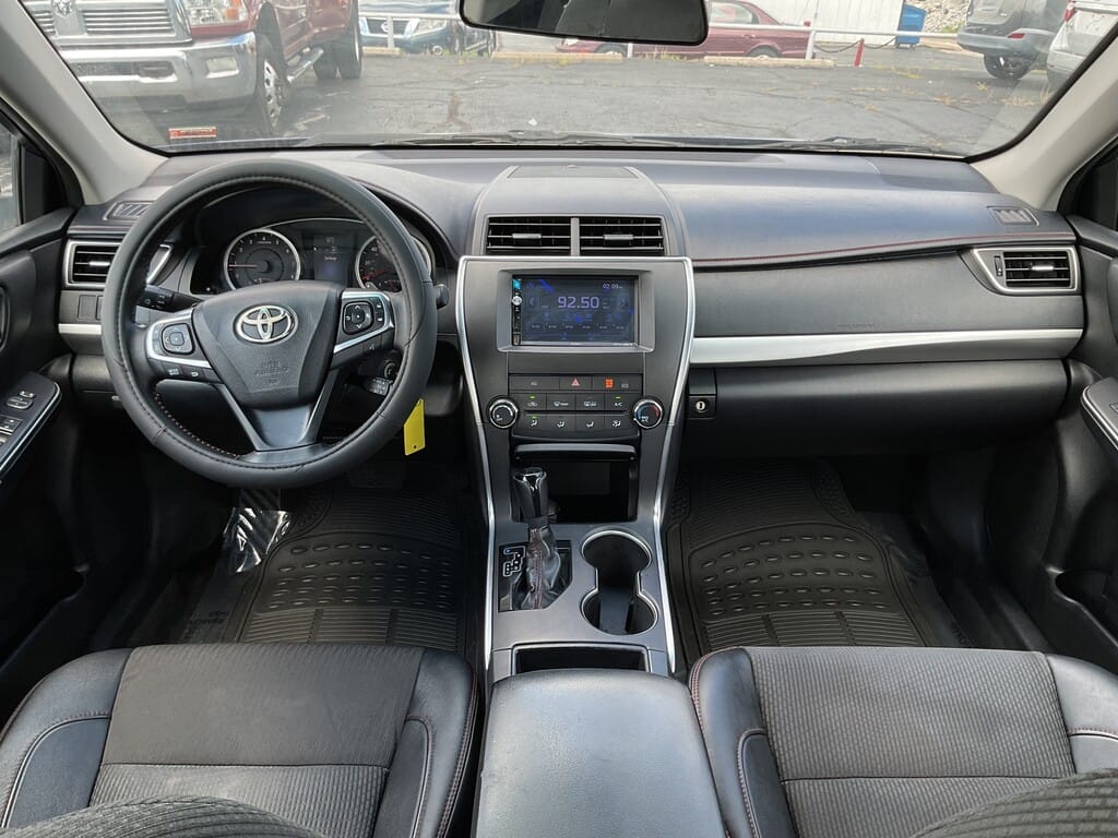 2016 TOYOTA CAMRY