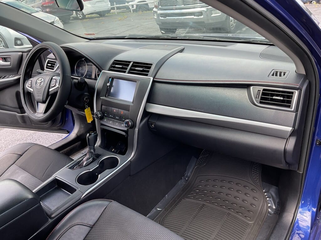 2016 TOYOTA CAMRY