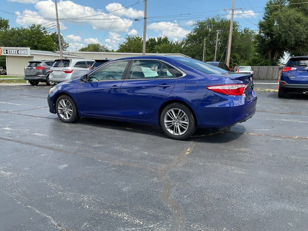 2016 TOYOTA CAMRY