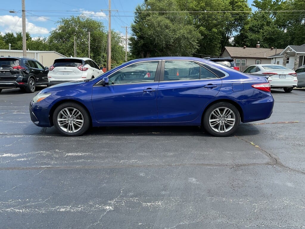 2016 TOYOTA CAMRY