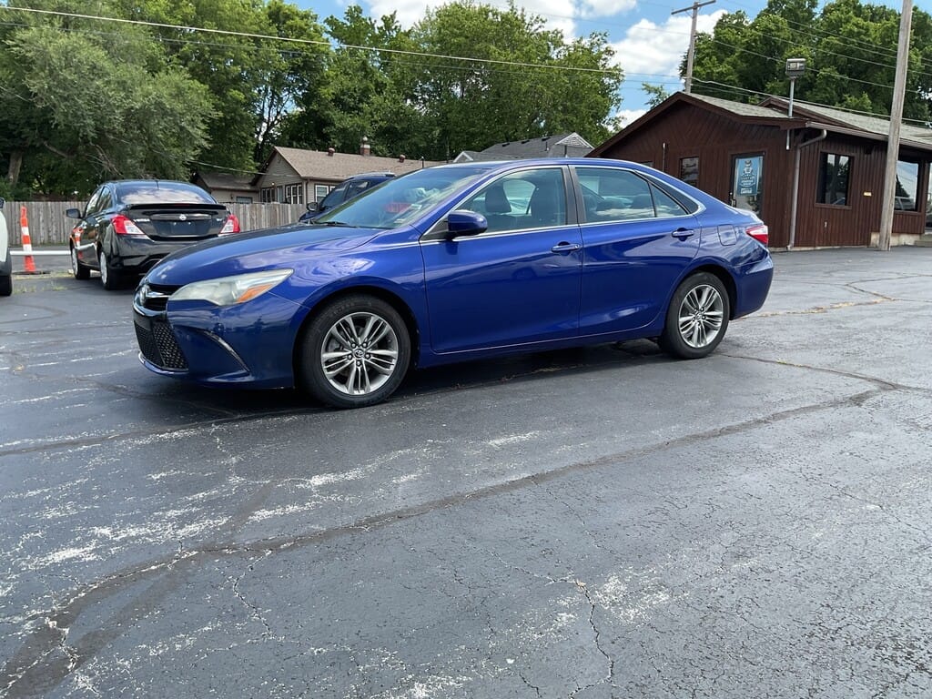2016 TOYOTA CAMRY
