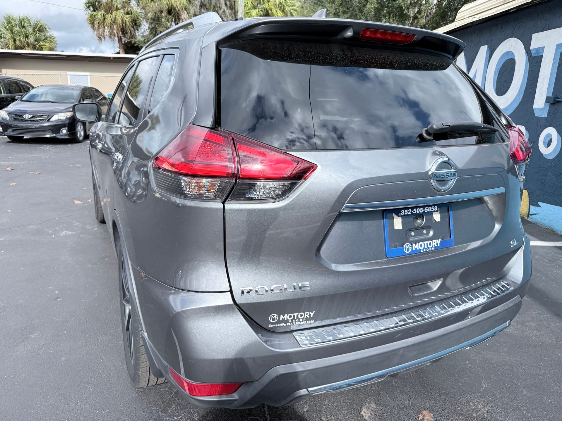 2017 NISSAN ROGUE - Gallery Image