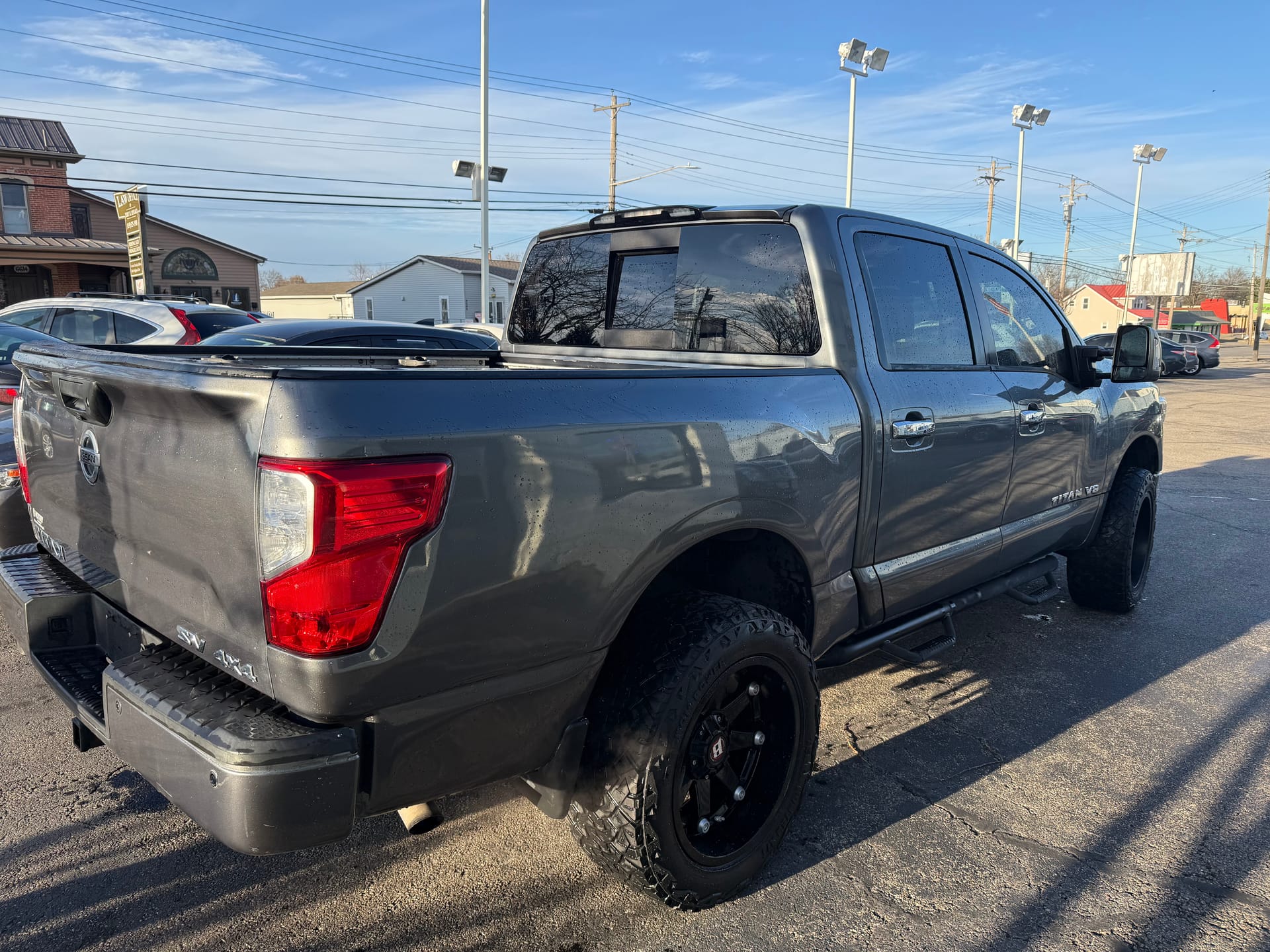 2018 NISSAN TITAN - Gallery Image