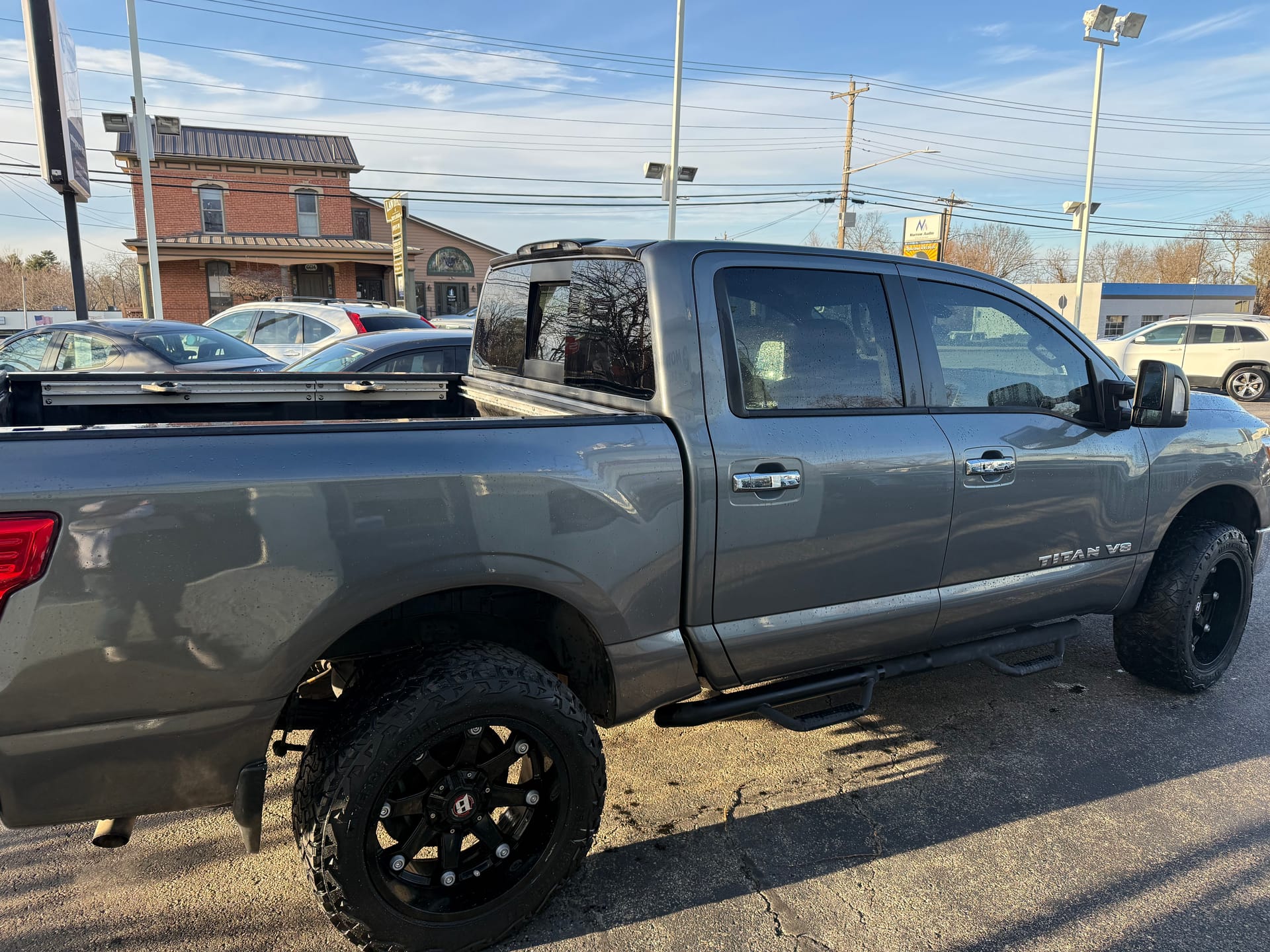 2018 NISSAN TITAN - Gallery Image