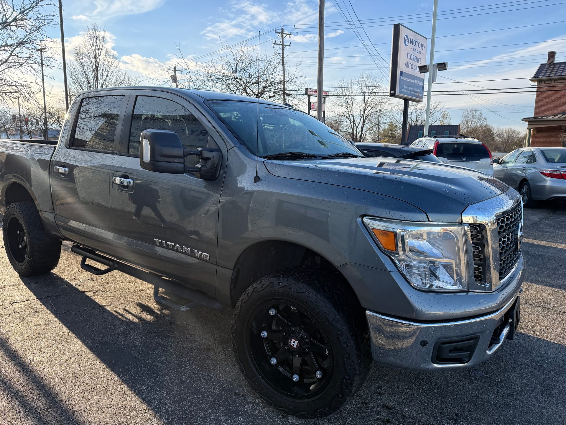 2018 NISSAN TITAN - Gallery Image