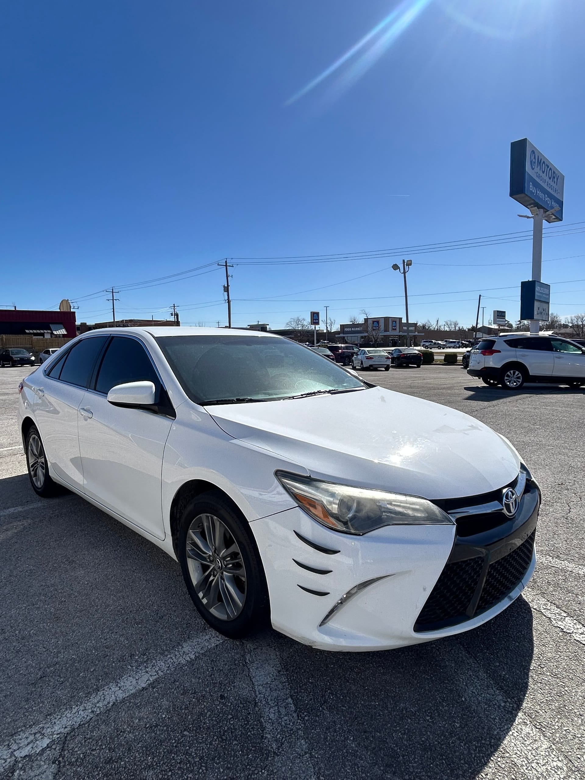 2015 TOYOTA CAMRY - Gallery Image
