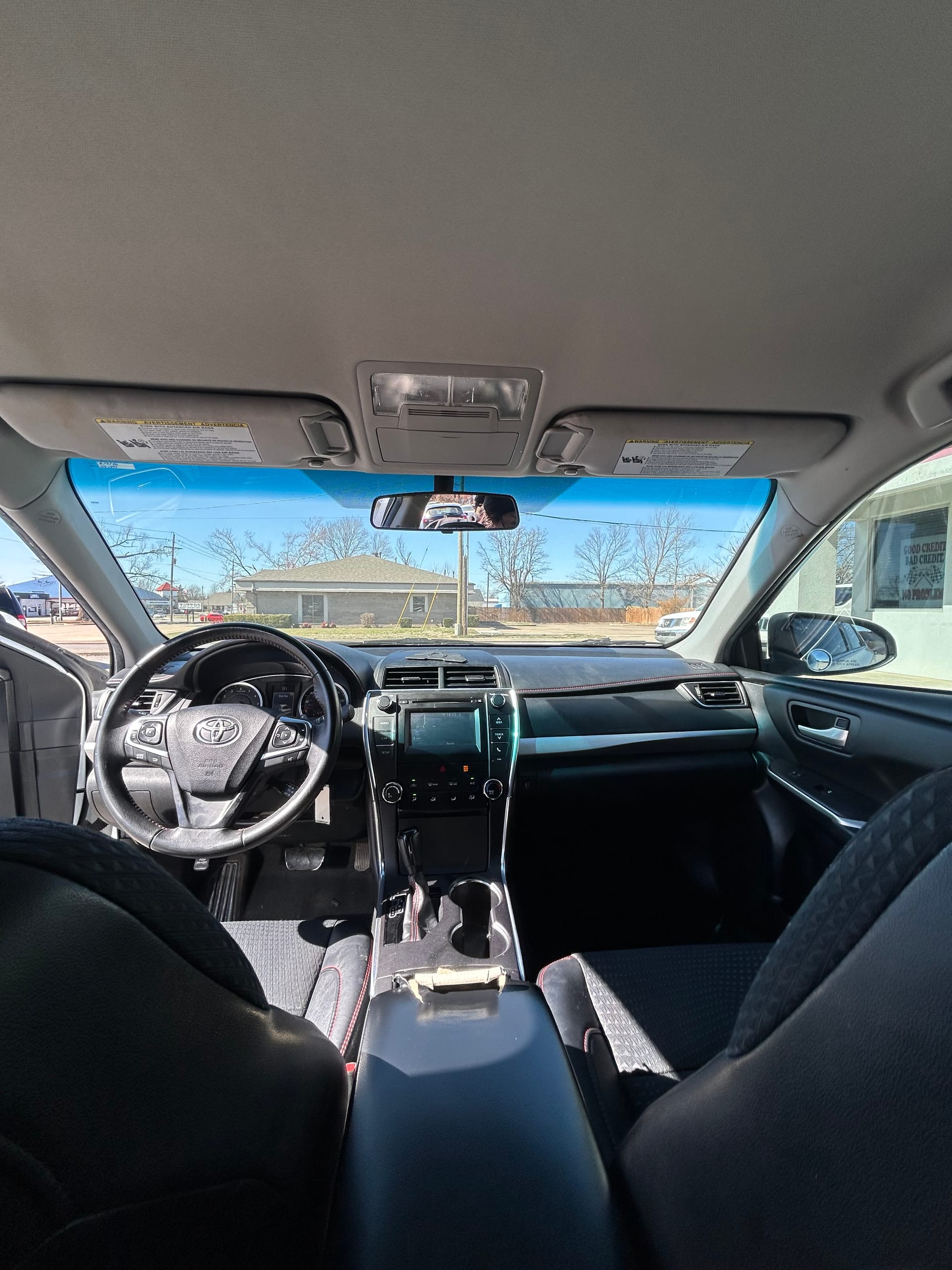 2015 TOYOTA CAMRY - Gallery Image