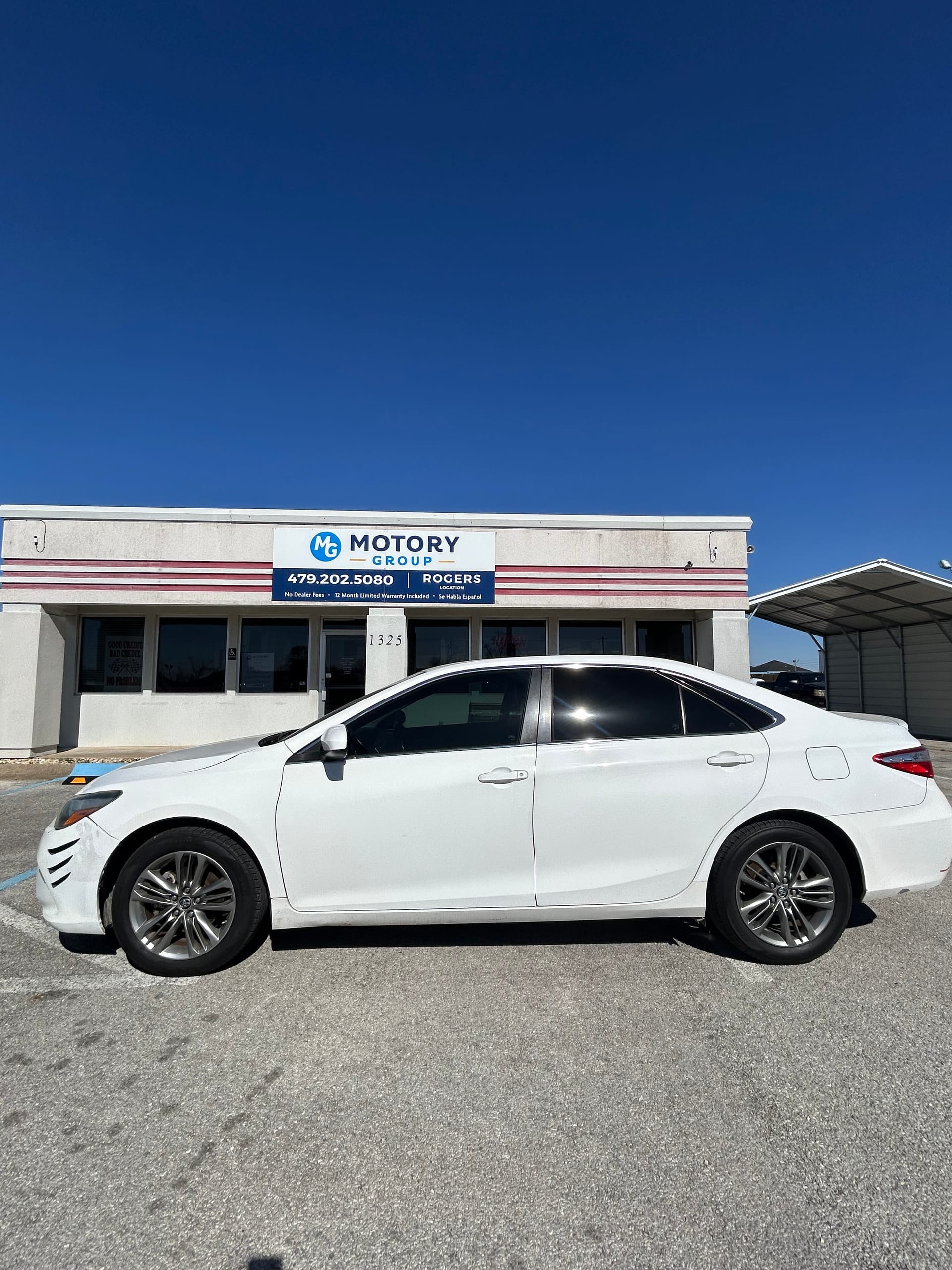 2015 TOYOTA CAMRY - Gallery Image