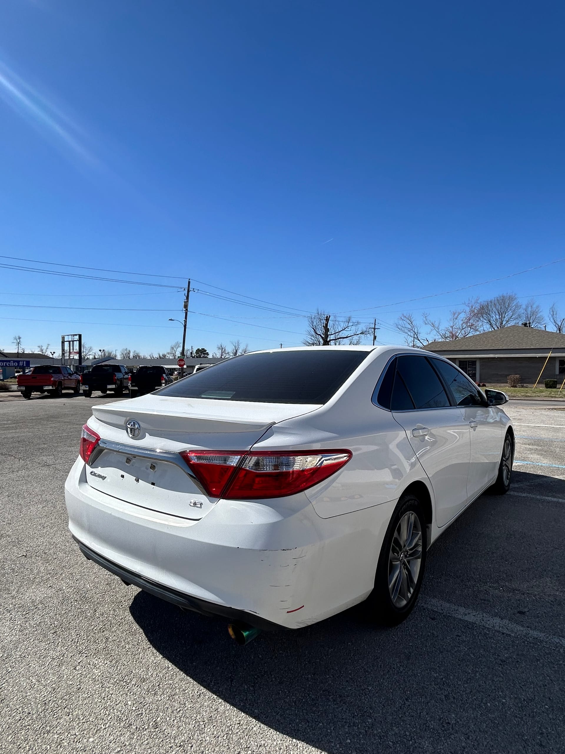 2015 TOYOTA CAMRY - Gallery Image