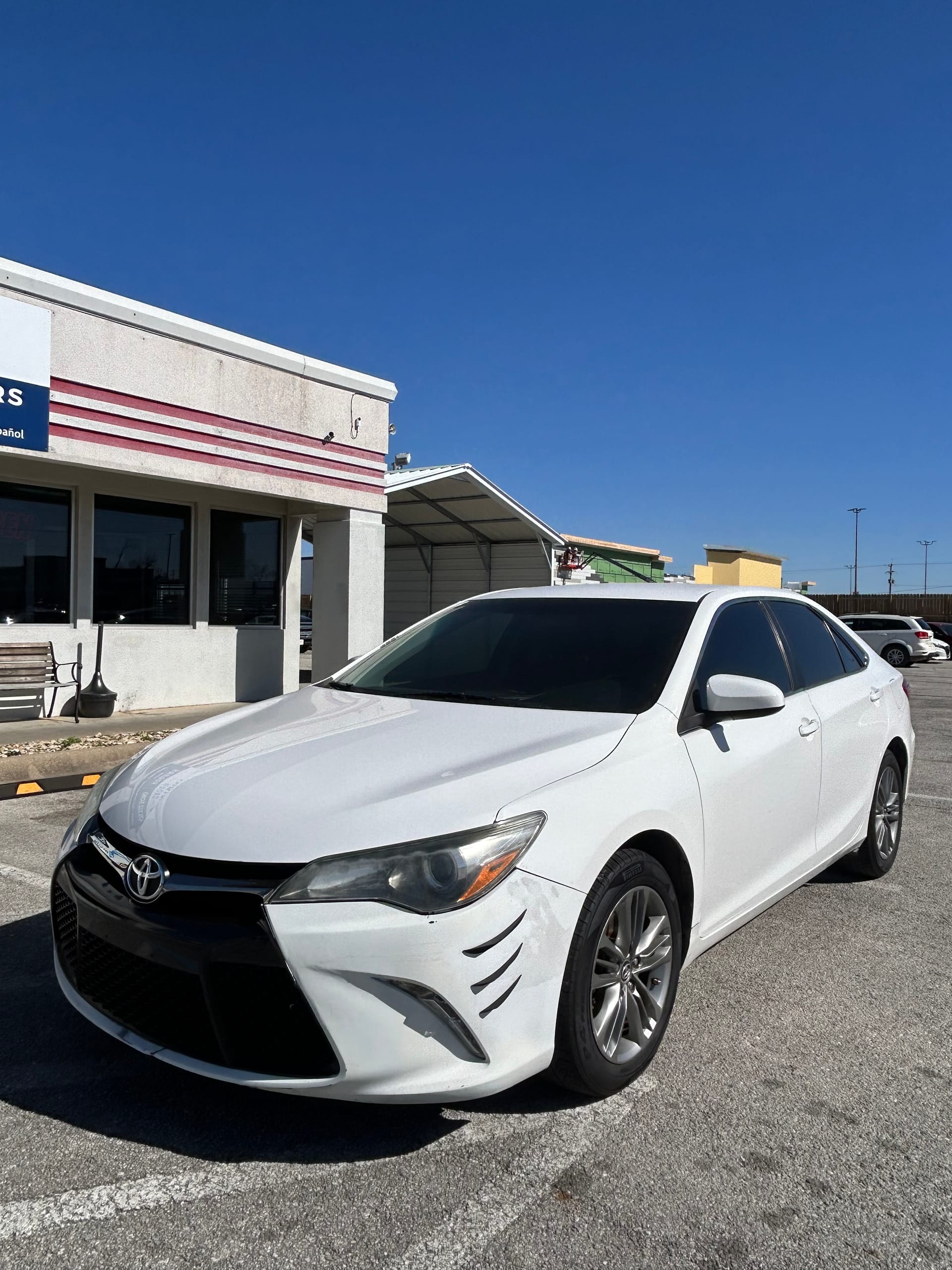2015 TOYOTA CAMRY - Gallery Image