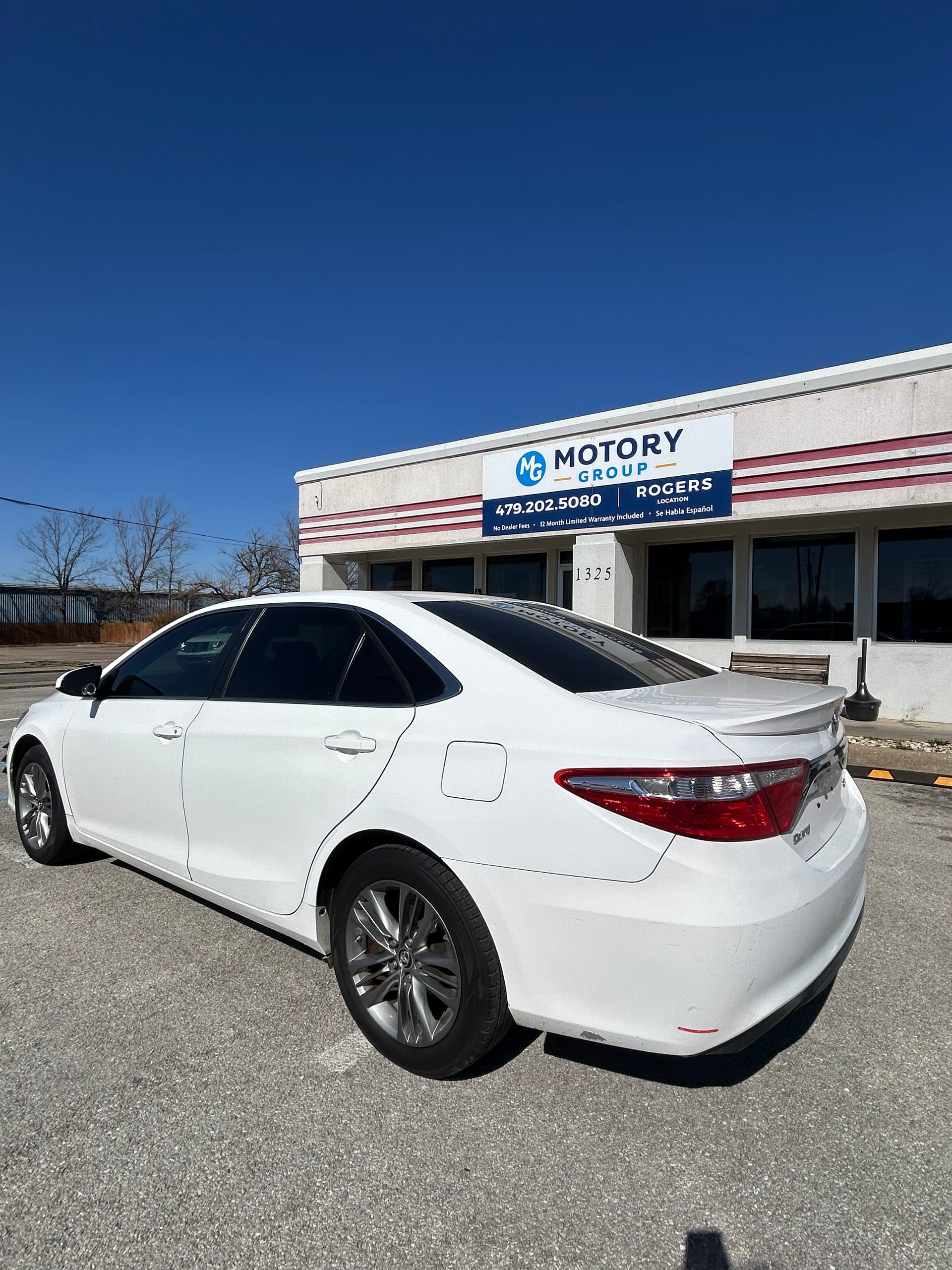 2015 TOYOTA CAMRY - Gallery Image