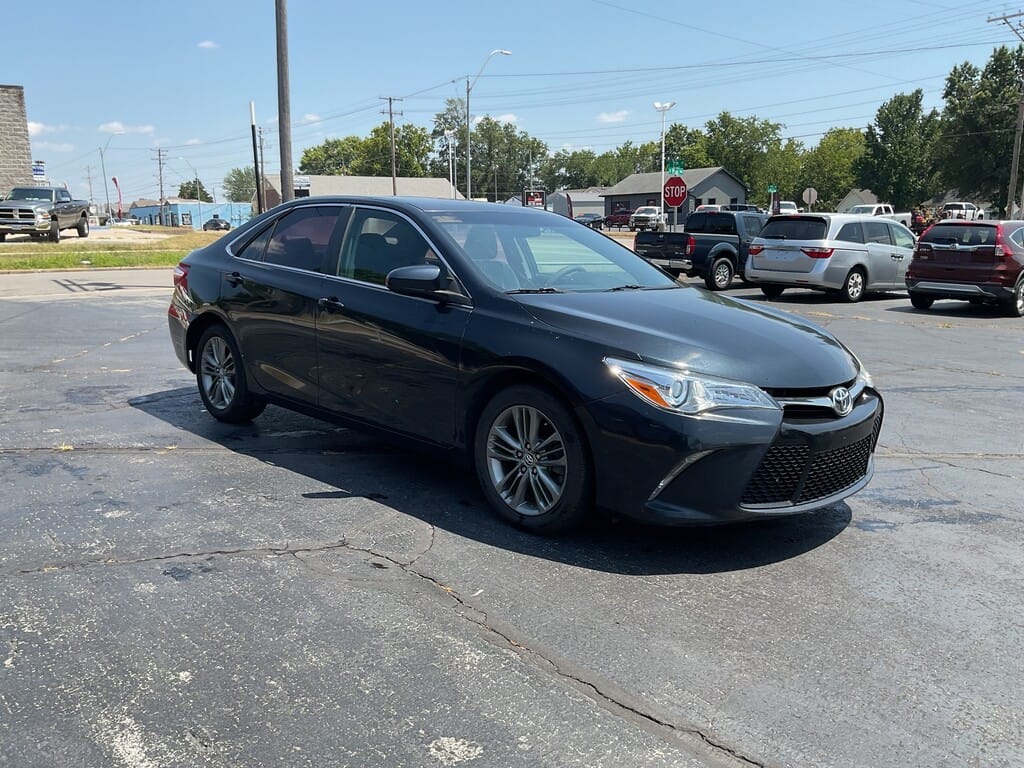 2016 TOYOTA CAMRY - Gallery Image