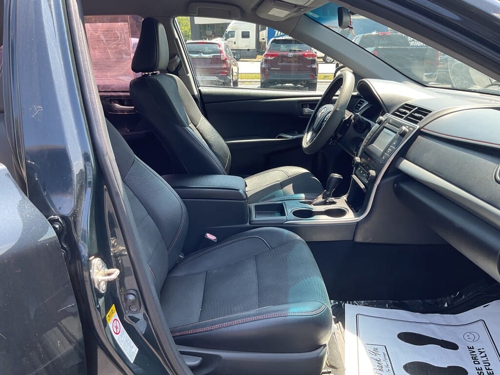 2016 TOYOTA CAMRY - Gallery Image