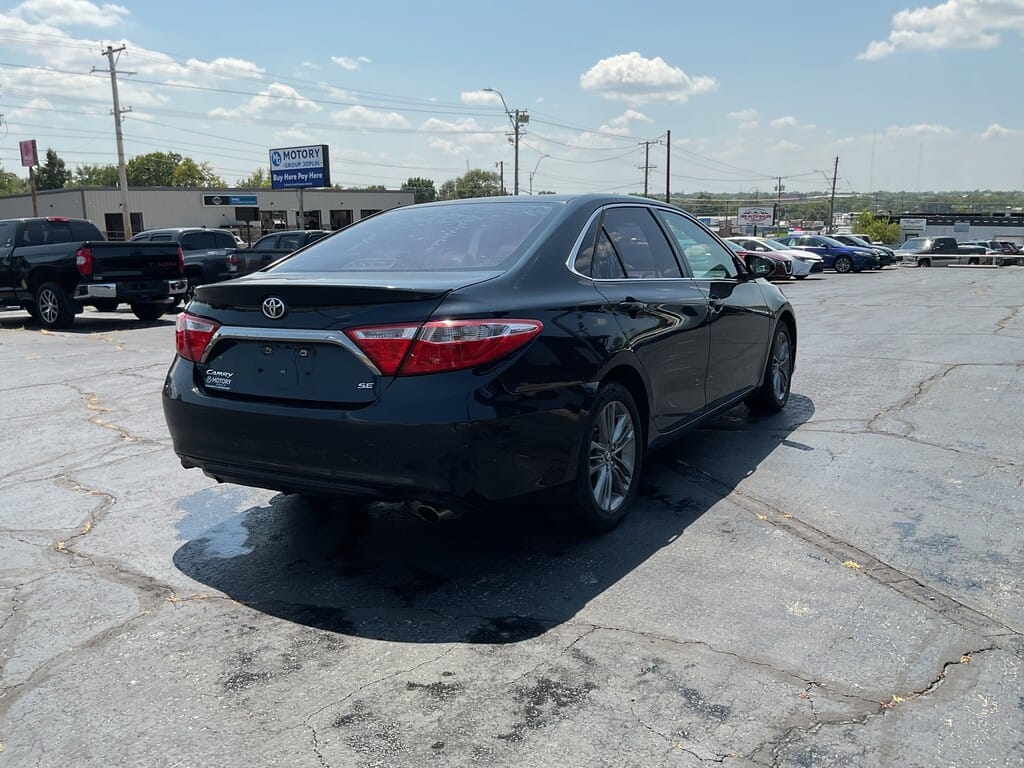 2016 TOYOTA CAMRY - Gallery Image