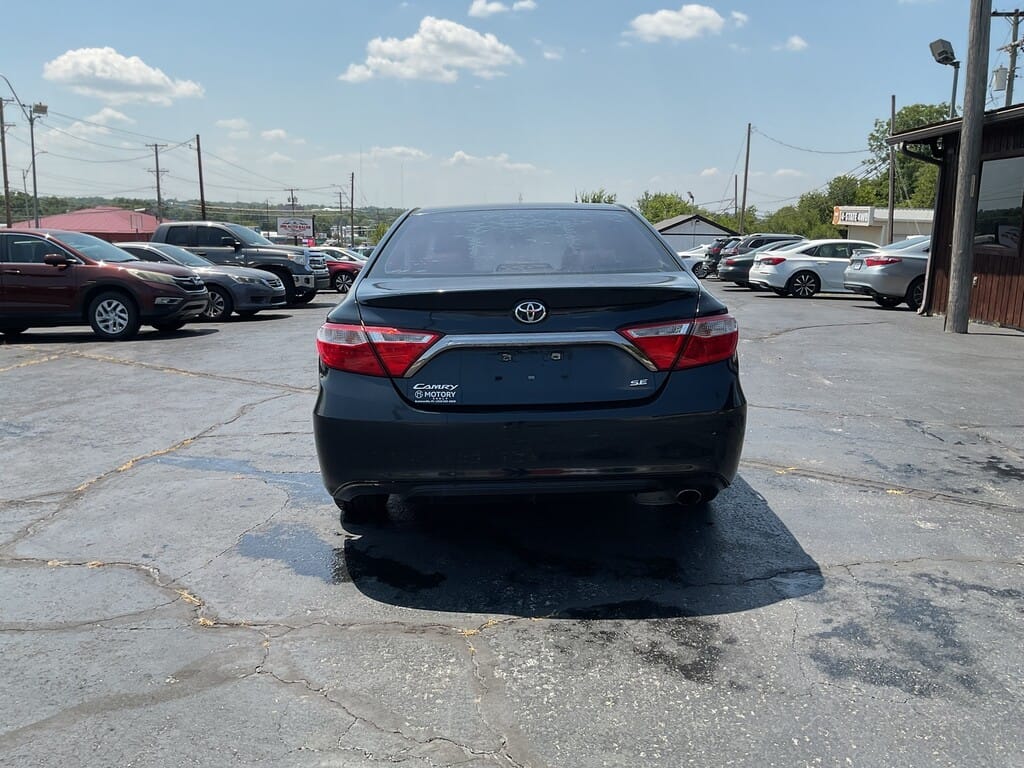 2016 TOYOTA CAMRY - Gallery Image