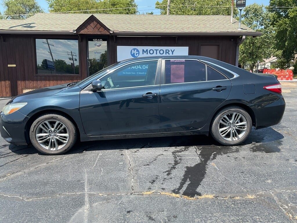 2016 TOYOTA CAMRY - Gallery Image