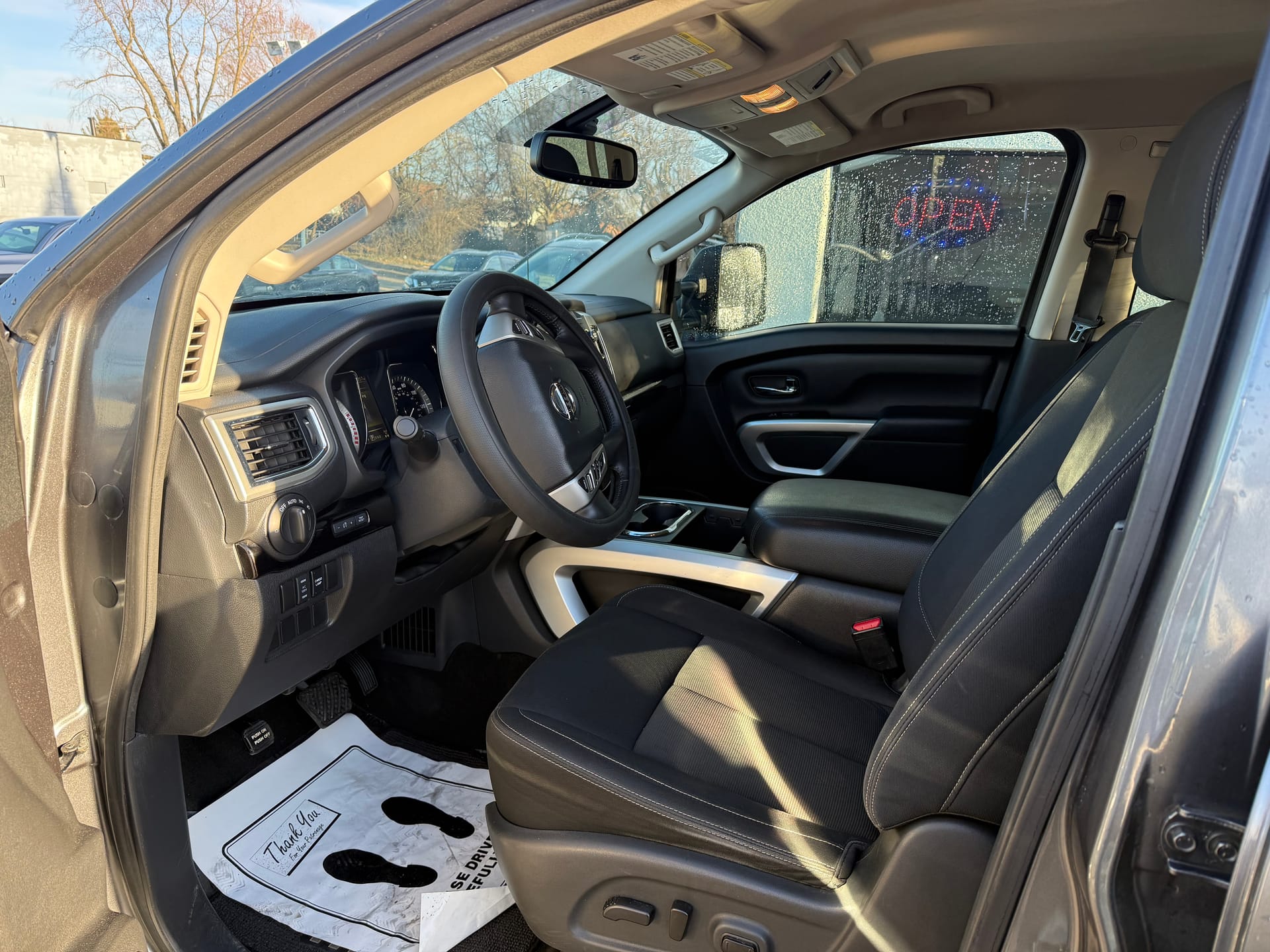 2018 NISSAN TITAN - Gallery Image
