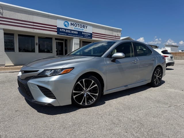 2018 TOYOTA CAMRY