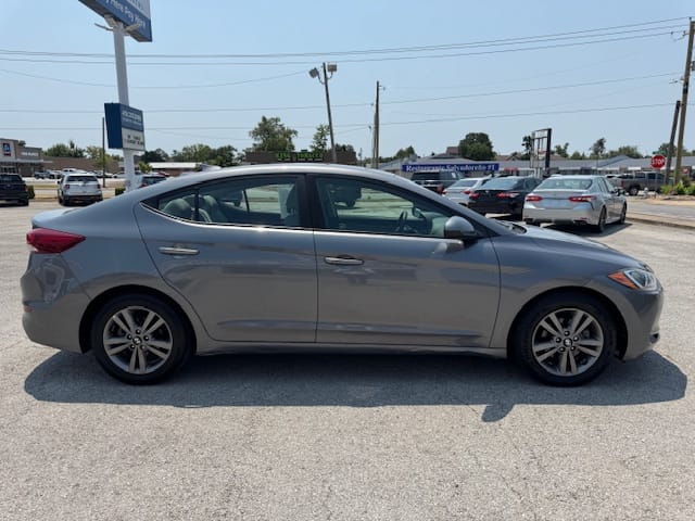 2018 HYUNDAI ELANTRA - Gallery Image