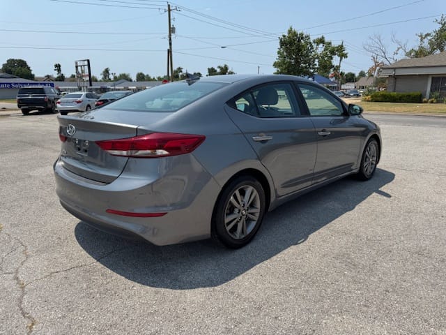 2018 HYUNDAI ELANTRA - Gallery Image