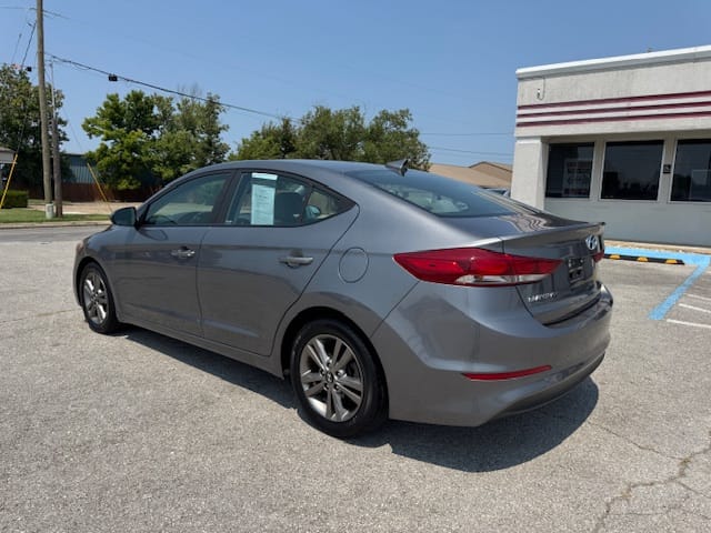 2018 HYUNDAI ELANTRA - Gallery Image