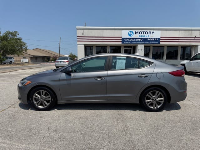 2018 HYUNDAI ELANTRA - Gallery Image