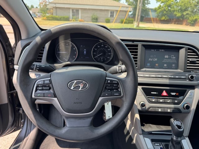 2018 HYUNDAI ELANTRA - Gallery Image