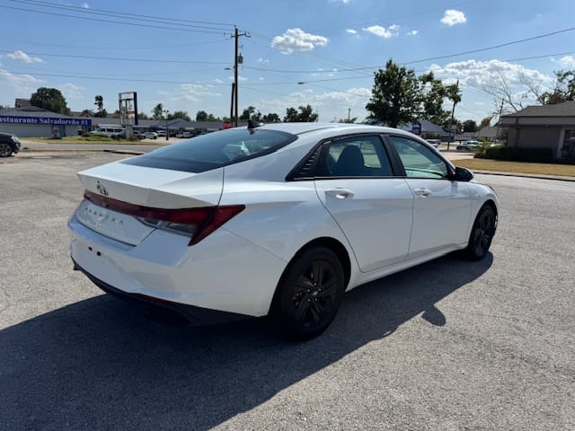 2021 HYUNDAI ELANTRA - Gallery Image
