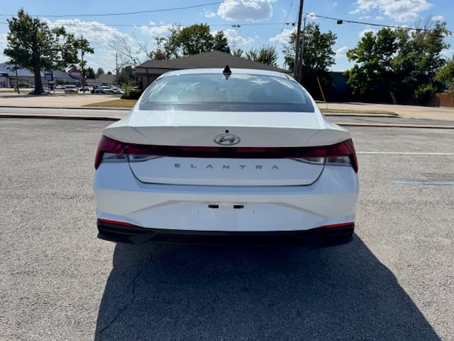 2021 HYUNDAI ELANTRA - Gallery Image