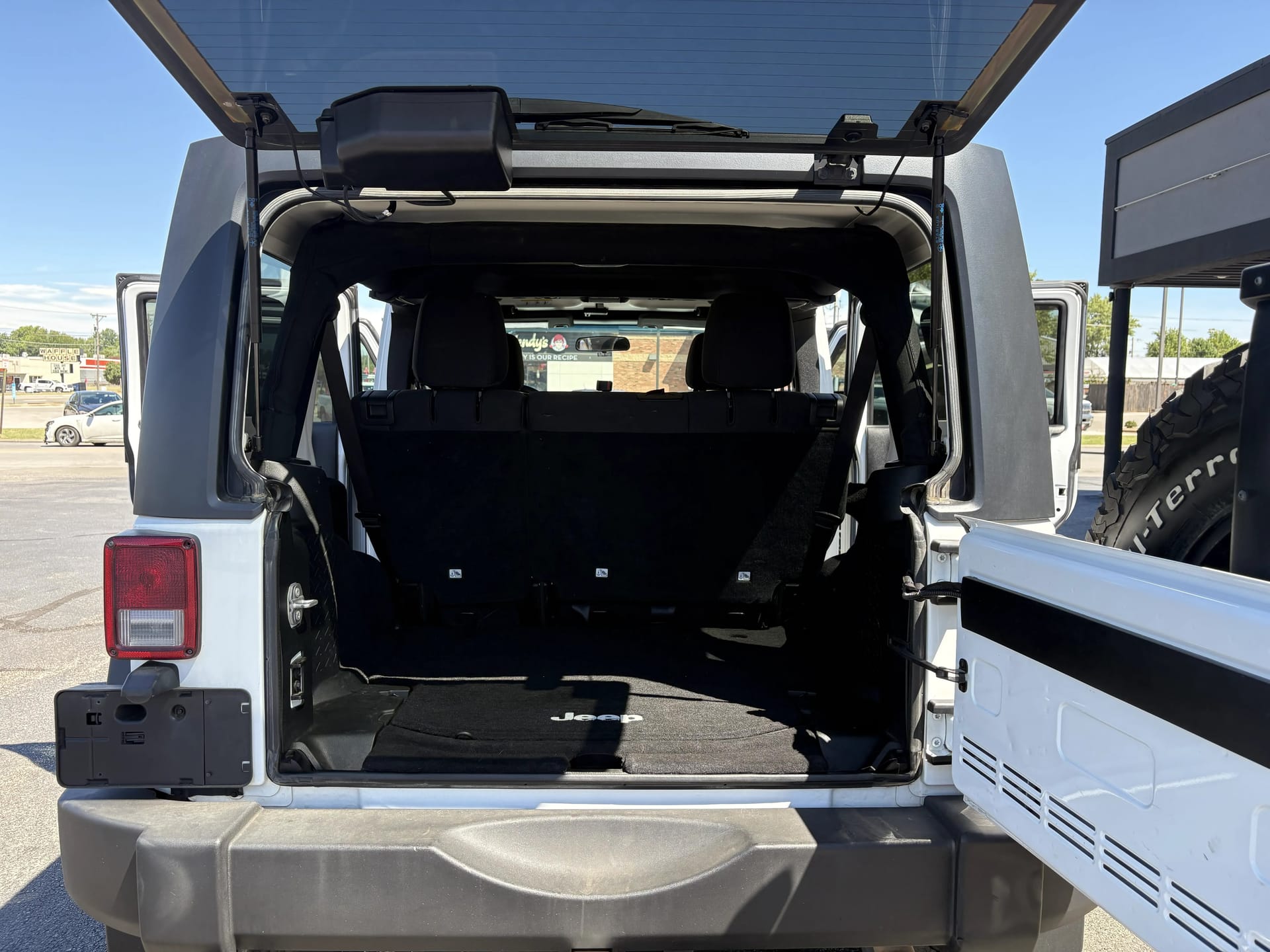 2016 JEEP WRANGLER - Gallery Image