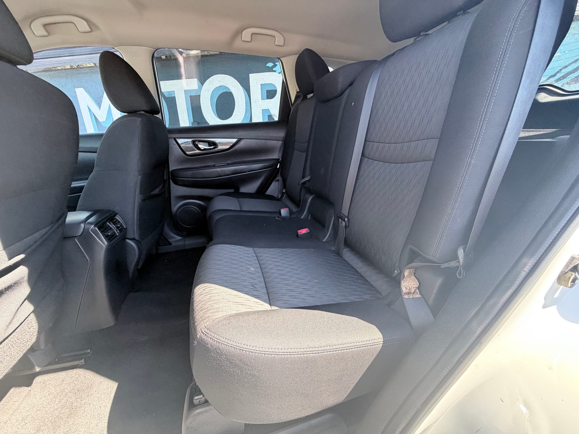 2017 NISSAN ROGUE - Gallery Image