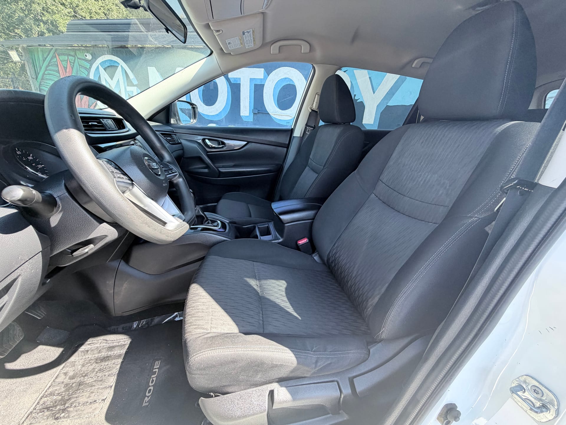 2017 NISSAN ROGUE - Gallery Image