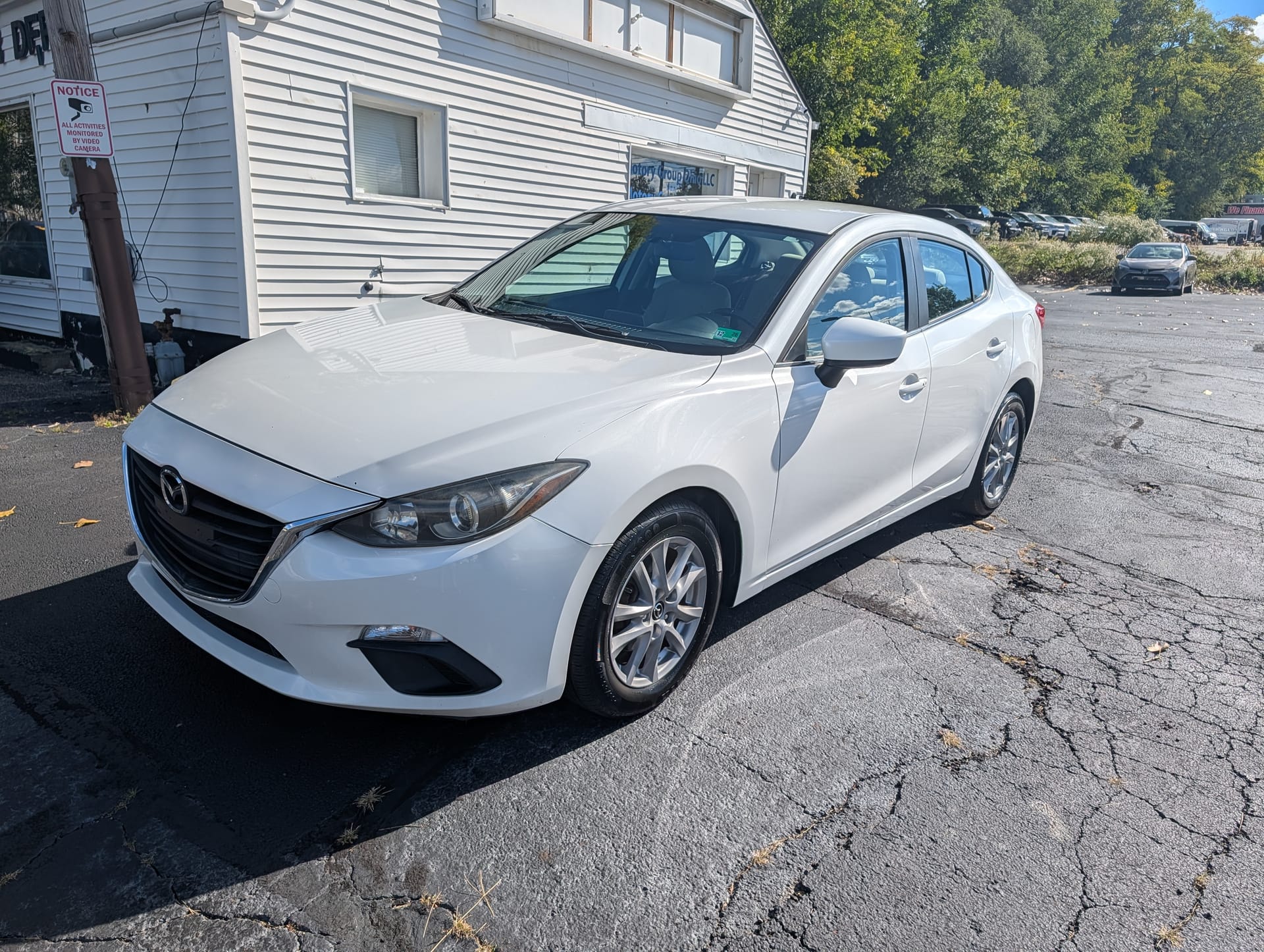 2014 MAZDA MAZDA3 - Gallery Image