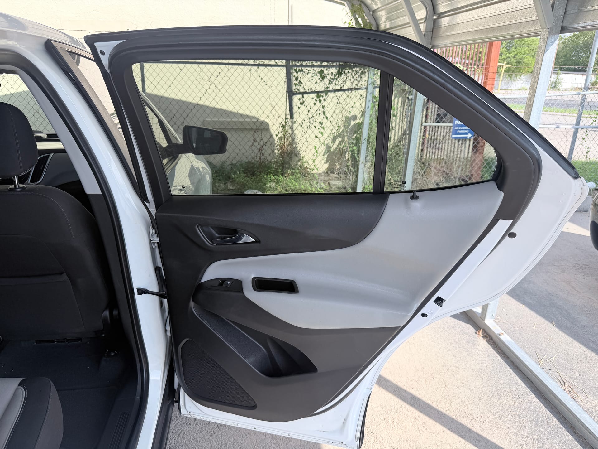 2021 CHEVROLET EQUINOX - Gallery Image
