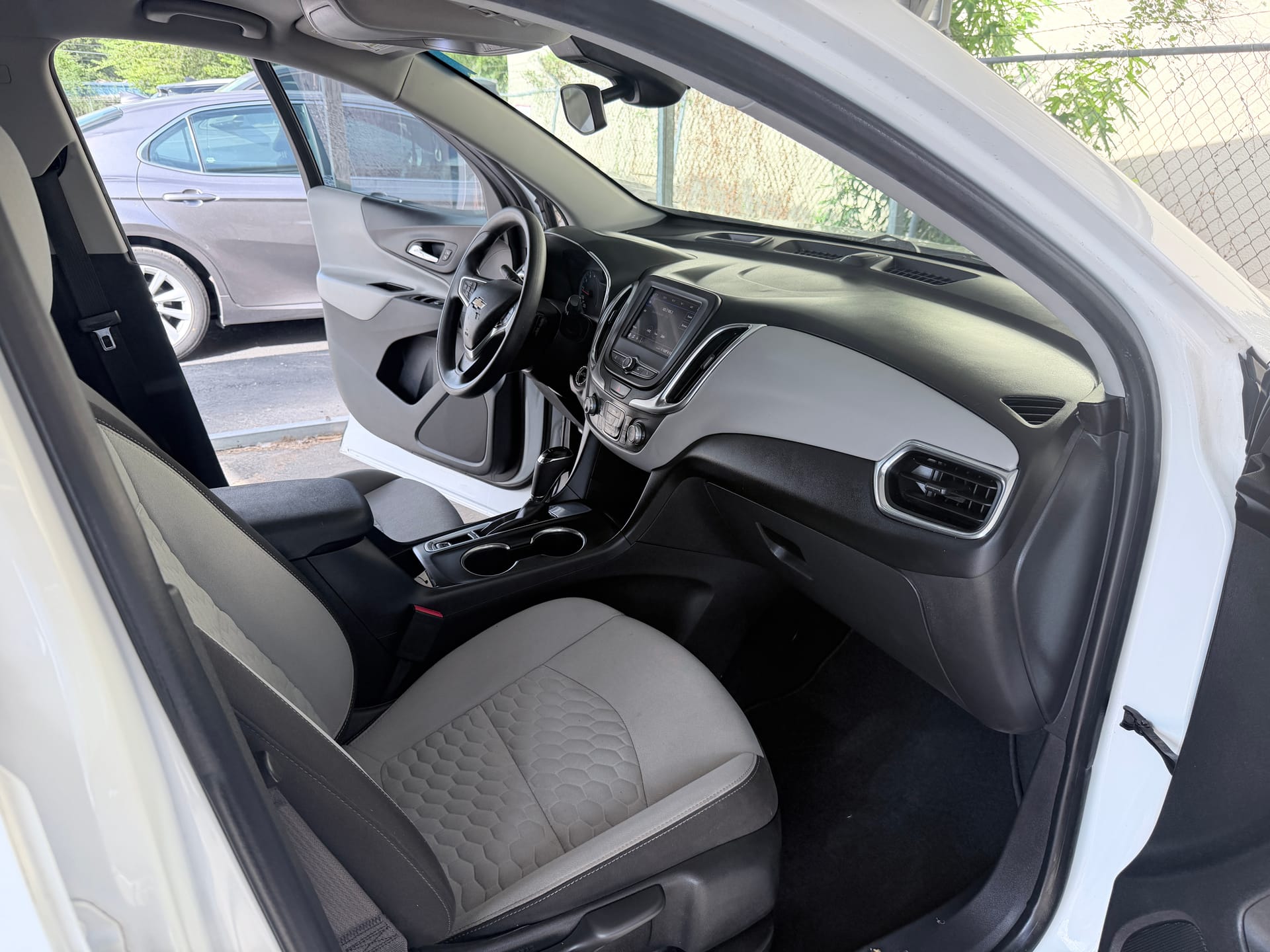 2021 CHEVROLET EQUINOX - Gallery Image