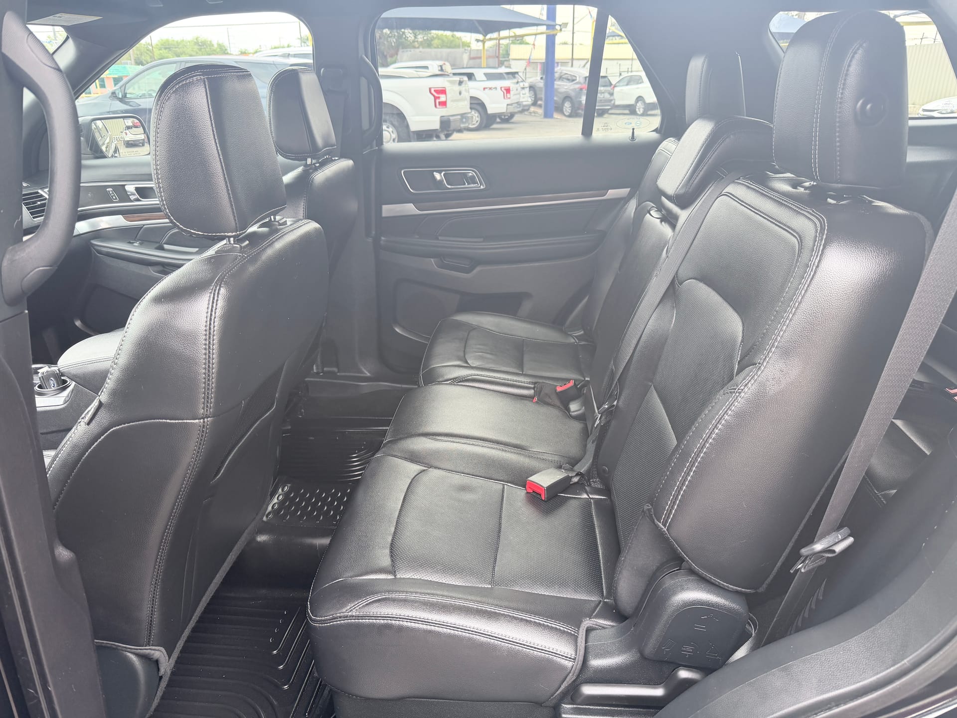 2018 FORD EXPLORER - Gallery Image