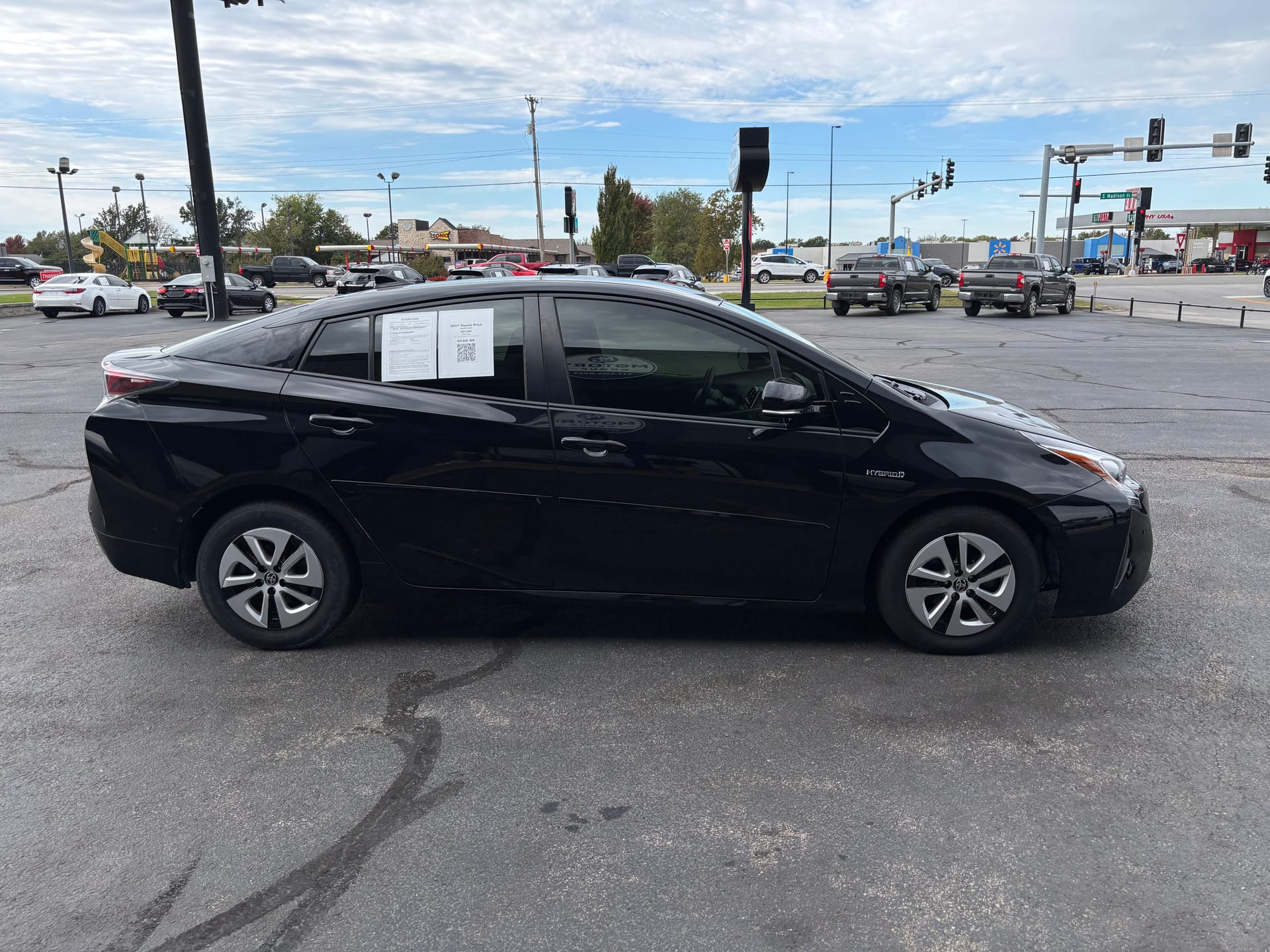 2017 TOYOTA PRIUS - Gallery Image