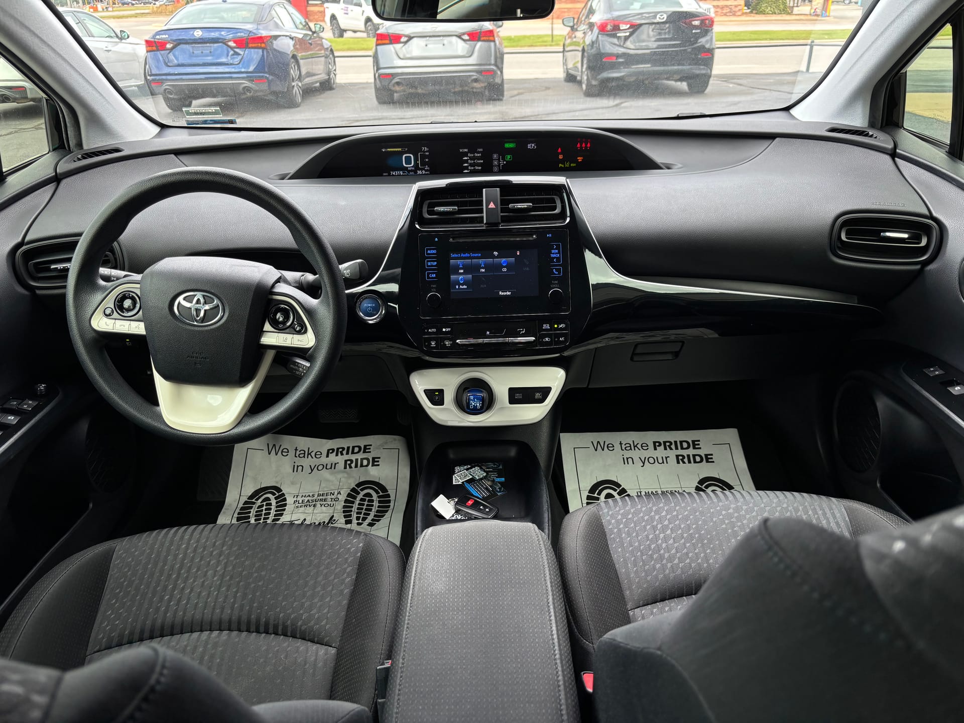 2017 TOYOTA PRIUS - Gallery Image