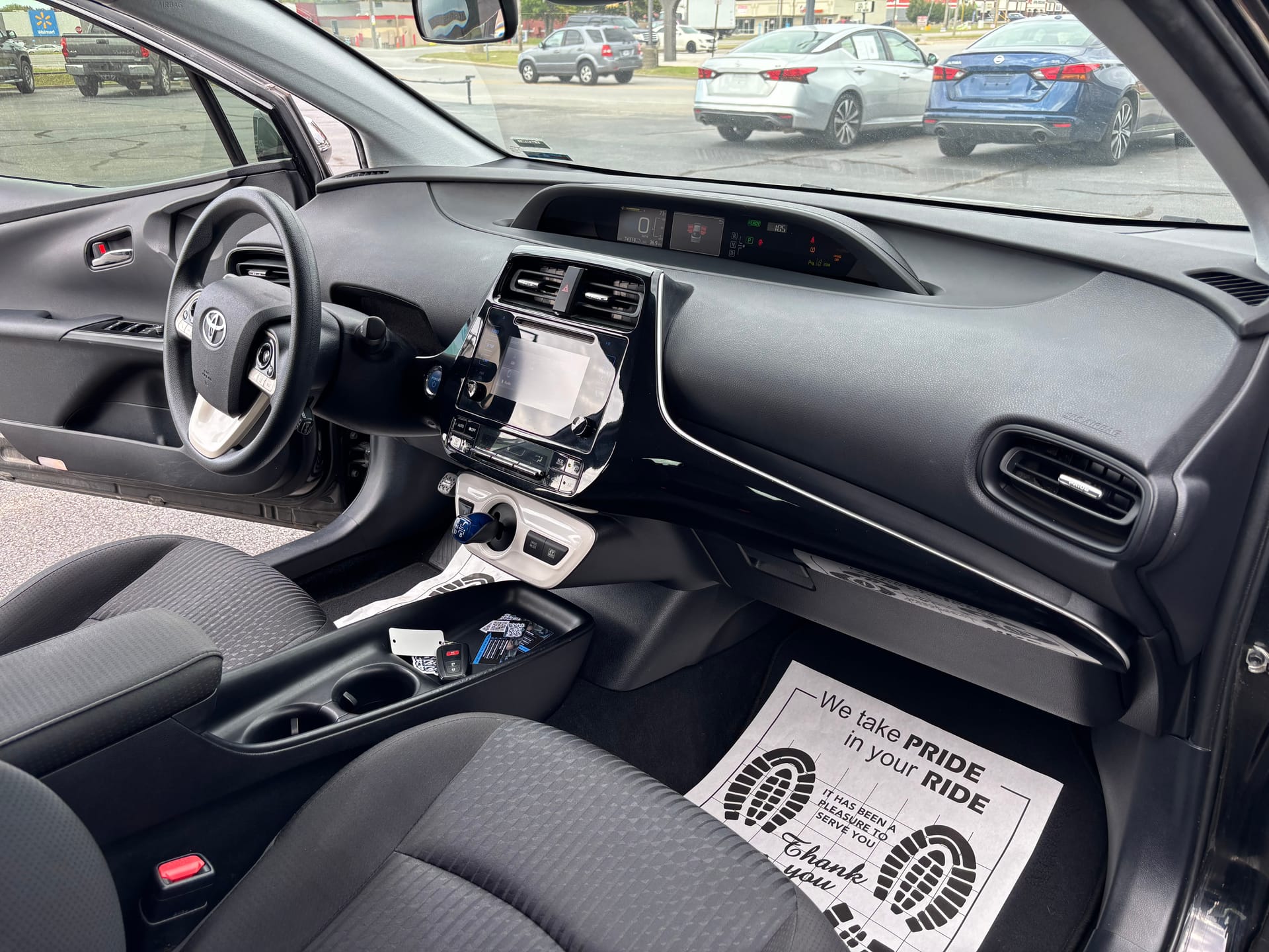 2017 TOYOTA PRIUS - Gallery Image