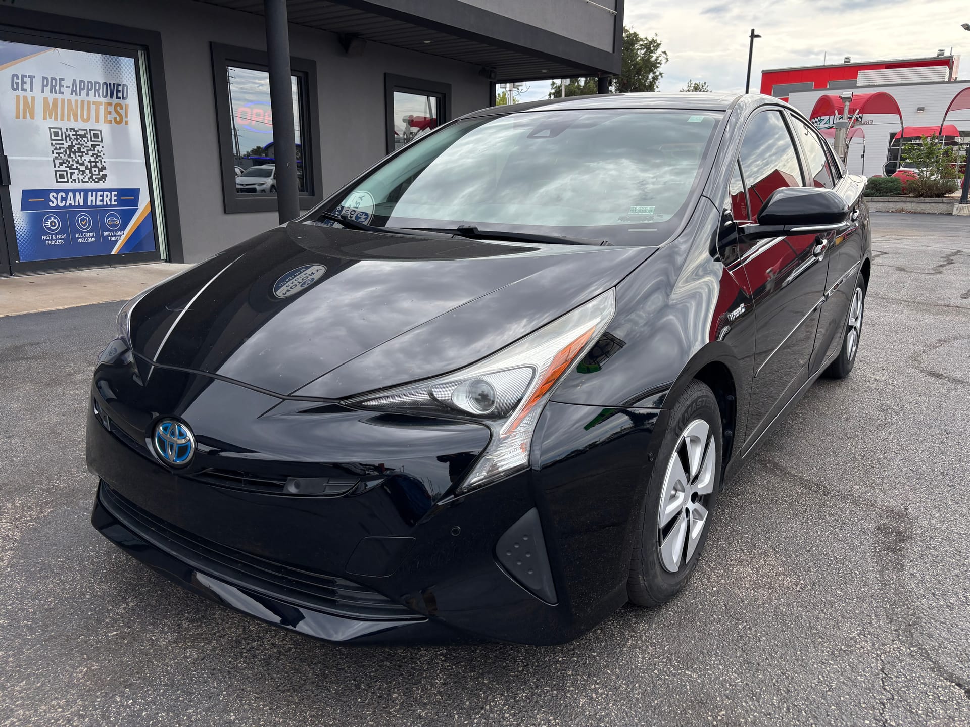 2017 TOYOTA PRIUS - Gallery Image