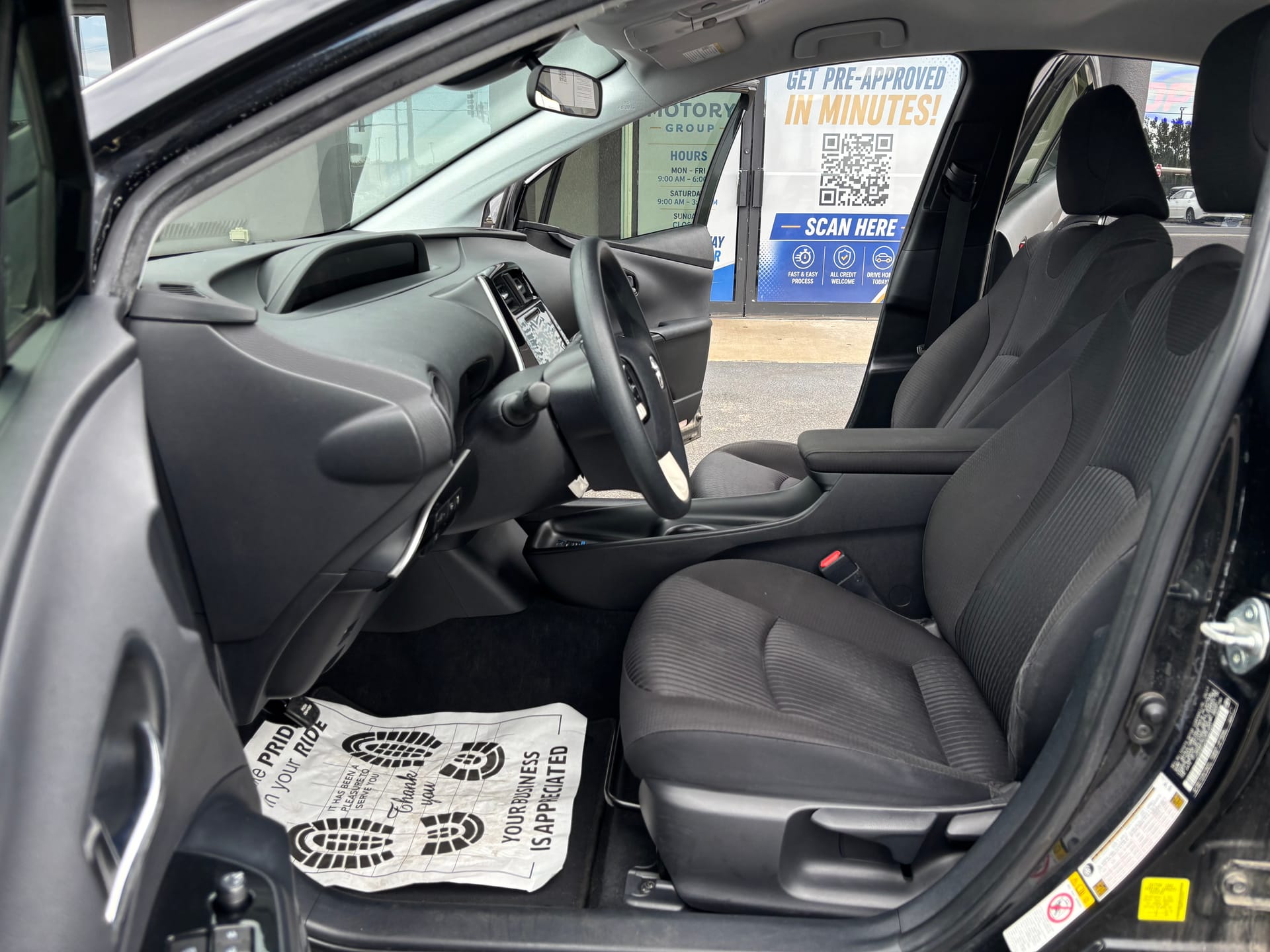 2017 TOYOTA PRIUS - Gallery Image