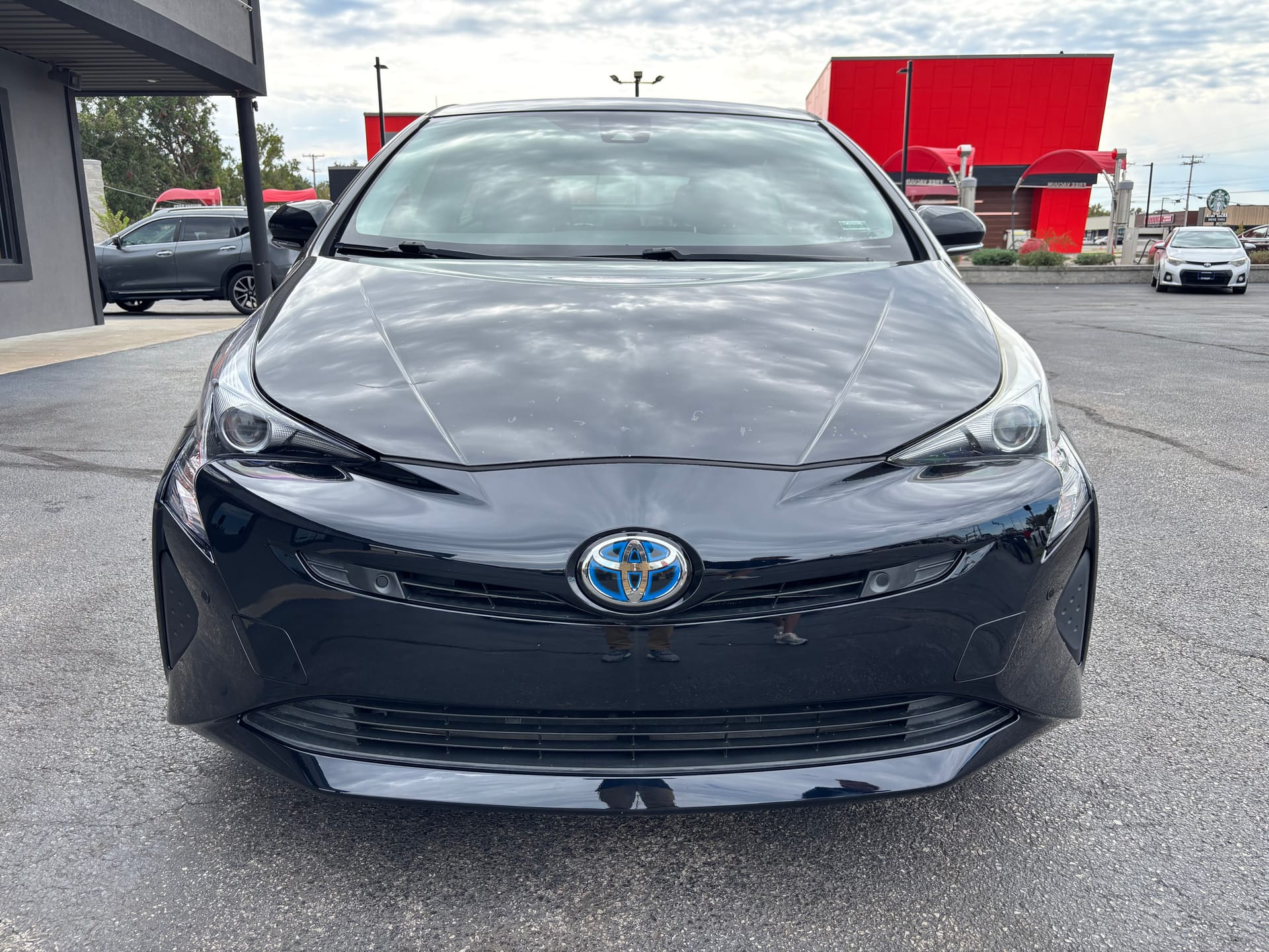 2017 TOYOTA PRIUS - Gallery Image