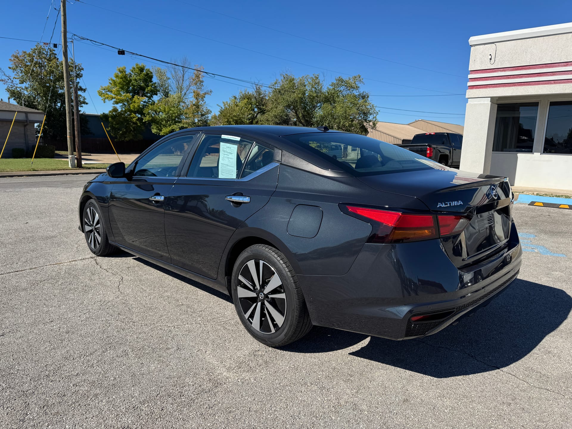 2022 NISSAN ALTIMA - Gallery Image