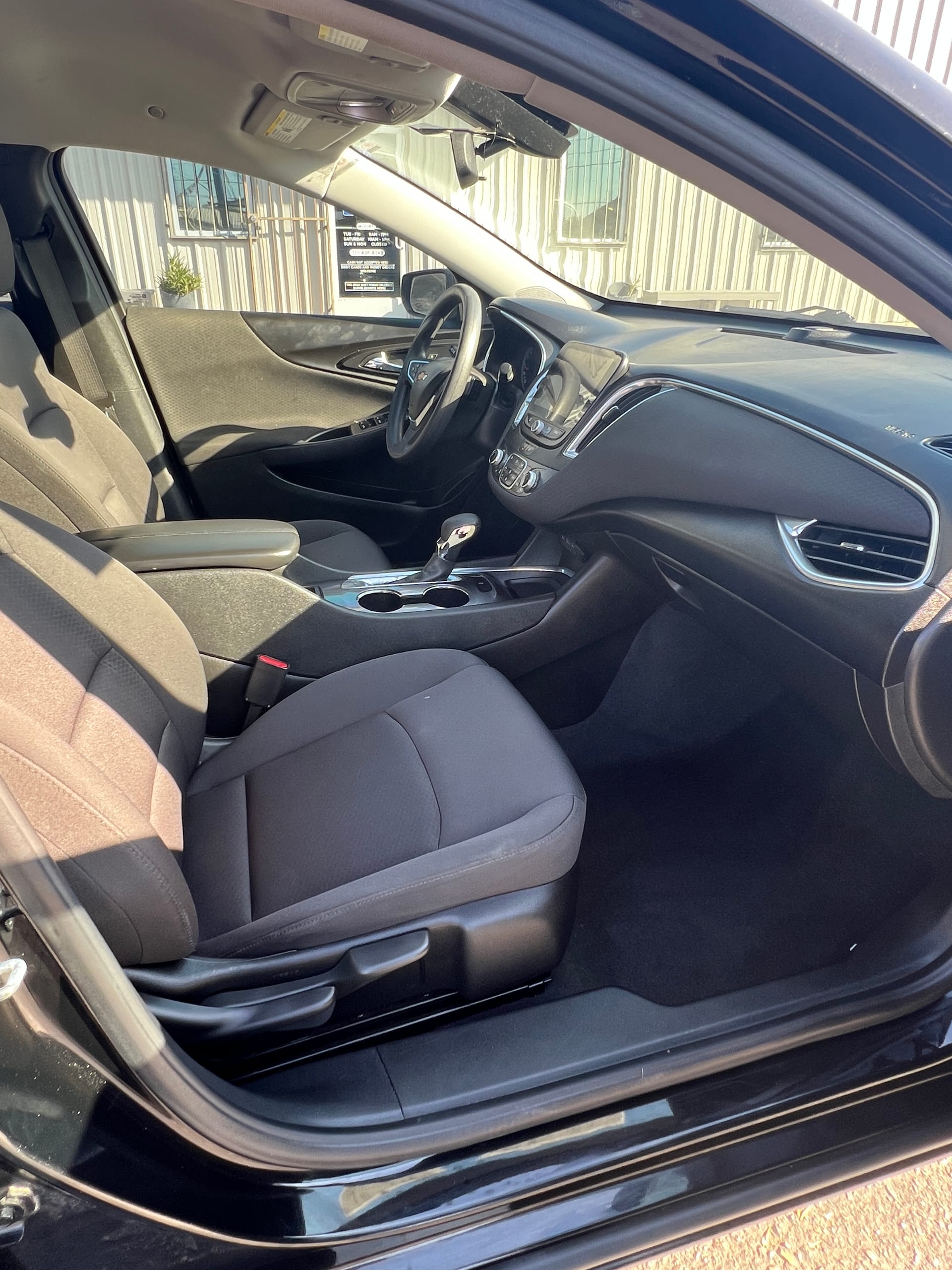 2021 CHEVROLET MALIBU - Gallery Image